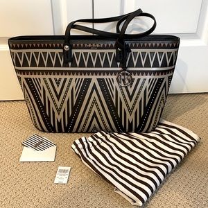 Henri Bendel West 57th Geo Tribal Tote w care card, dust bag and price tag